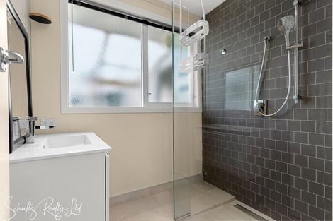 Photo of property in 43 Gorge Road, Maungaturoto, 0520