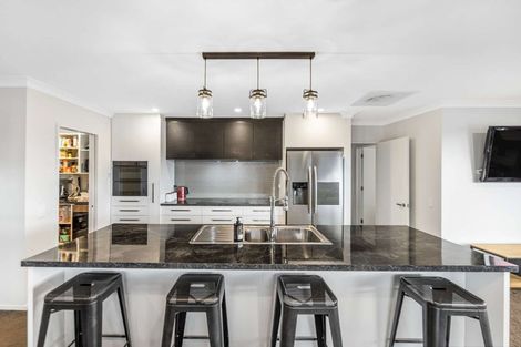 Photo of property in 62 Tiritiri Moana Drive, Pegasus, 7612