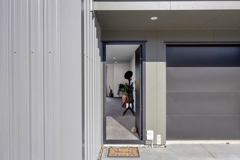 Photo of property in 15 Jacks Landing Drive, Hamilton Lake, Hamilton, 3204