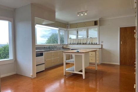 Photo of property in 83 Pupuke Road, Northcote, Auckland, 0627