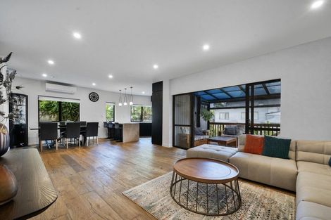 Photo of property in 5b Hemsway Place, Sunnyhills, Auckland, 2010