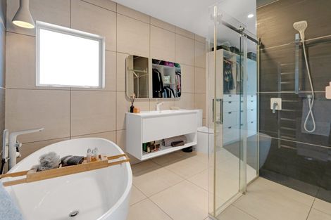 Photo of property in 10 Sea View Terrace, Cockle Bay, Auckland, 2014