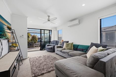 Photo of property in 51 Crown Street, Papamoa, 3118