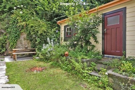 Photo of property in 8 Priestley Road, Bluff Hill, Napier, 4110