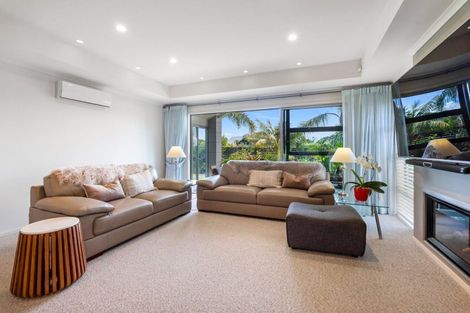 Photo of property in 2 Paradise Point Place, One Tree Point, 0118