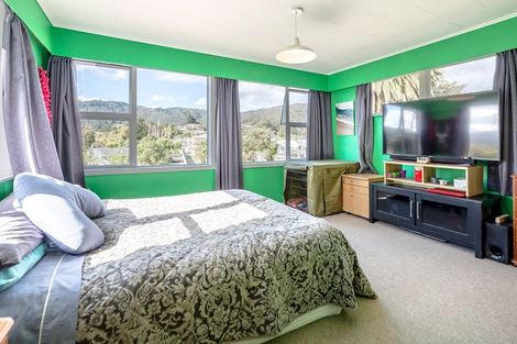 Photo of property in 184 George Street, Stokes Valley, Lower Hutt, 5019