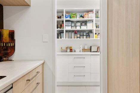 Photo of property in 16 Ellesmere Close, Pyes Pa, Tauranga, 3112