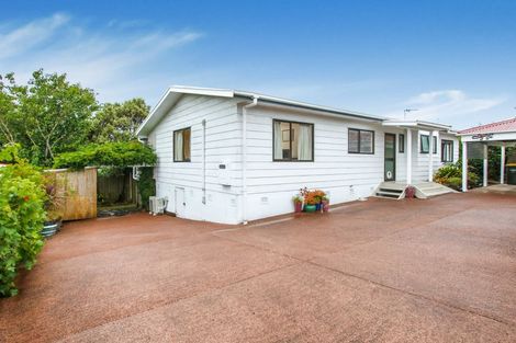 Photo of property in 1/32 Neil Avenue, Te Atatu Peninsula, Auckland, 0610