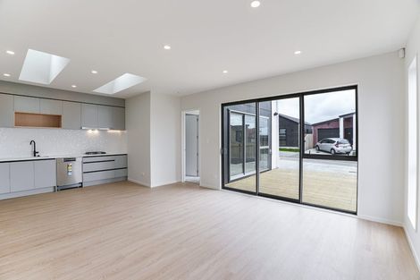 Photo of property in 17 Puwha Street, Massey, Auckland, 0614