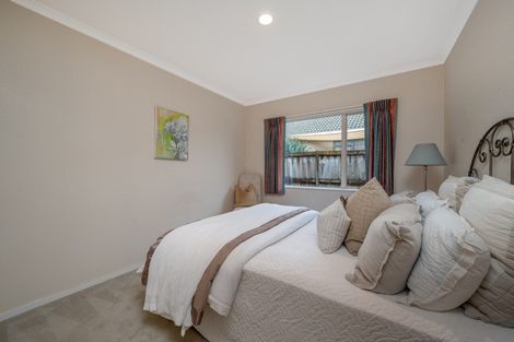 Photo of property in 103 Golfland Drive, Golflands, Auckland, 2013