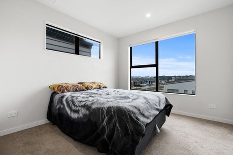 Photo of property in 18 Parahau Road, Papakura, 2110