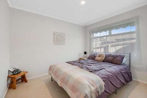 Photo of property in 25 Chesterfield Way, Orewa, 0931