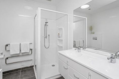 Photo of property in 8 Kiekie Road, Mangere Bridge, Auckland, 2022