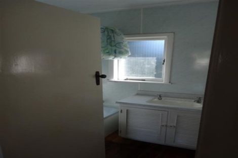 Photo of property in 27 Hillcrest Road, Hatfields Beach, Orewa, 0931