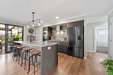 Photo of property in 39 Surf View Crescent, Red Beach, 0932