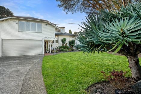 Photo of property in 8 Tiri Road, Milford, Auckland, 0620