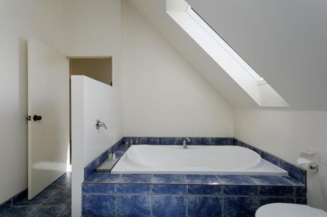 Photo of property in 2/124 Te Heuheu Street, Taupo, 3330