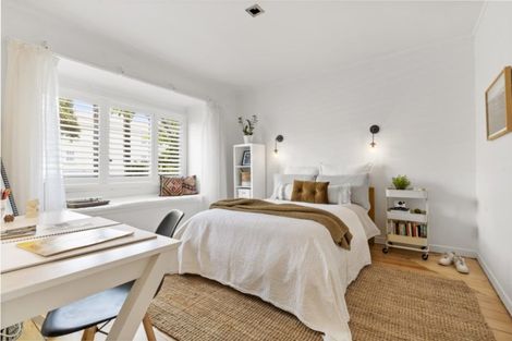 Photo of property in 131 Vauxhall Road, Narrow Neck, Auckland, 0624