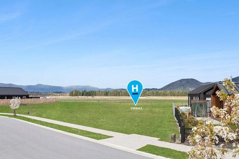 Photo of property in 8 Marjon Drive, Wanaka, 9305