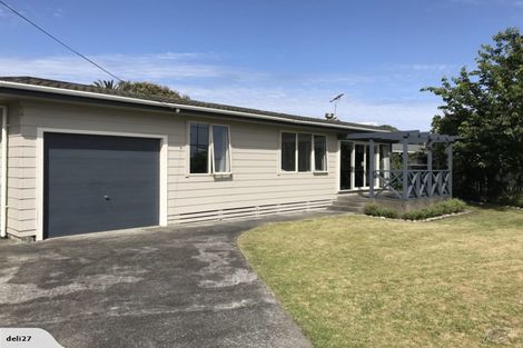 Photo of property in 53 William Street, Waikanae Beach, Waikanae, 5036