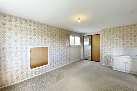 Photo of property in 42 Avonhead Road, Avonhead, Christchurch, 8042