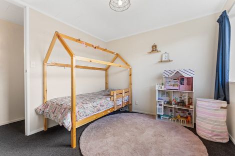 Photo of property in 18 Ngaire Street, Longburn, Palmerston North, 4412