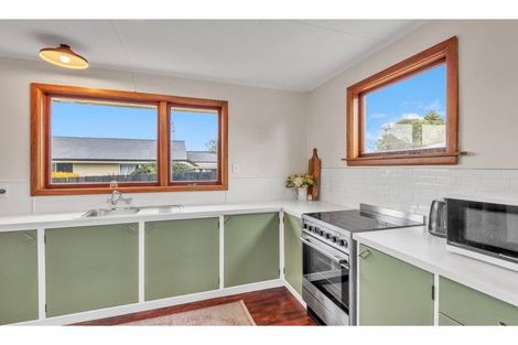 Photo of property in 9 Weston Place, Rangiora, 7400