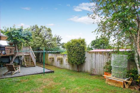 Photo of property in 1/32 Neil Avenue, Te Atatu Peninsula, Auckland, 0610