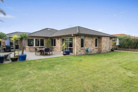 Photo of property in 36 Mcleod Place, Papamoa Beach, Papamoa, 3118