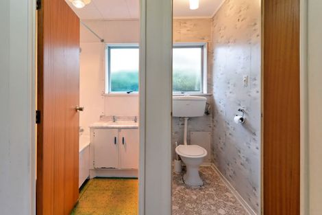 Photo of property in 1/58 Glengarry Road, Glen Eden, Auckland, 0602