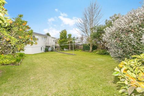 Photo of property in 3 Denyer Place, New Lynn, Auckland, 0600