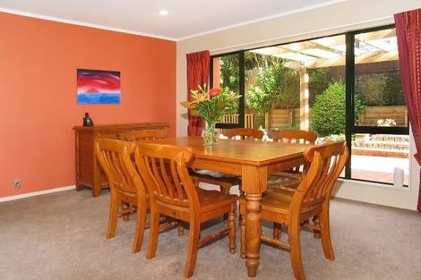 Photo of property in 51 Sunrise Boulevard, Tawa, Wellington, 5028
