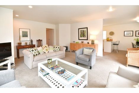 Photo of property in 8 Chalmers Close, Orewa, 0931