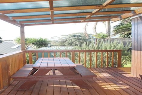 Photo of property in 1/179 Carlisle Road, Northcross, Auckland, 0632