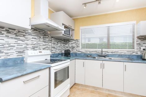 Photo of property in 1/32 Neil Avenue, Te Atatu Peninsula, Auckland, 0610