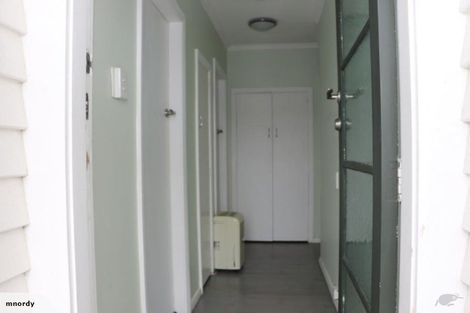 Photo of property in 195 Miromiro Road, Normandale, Lower Hutt, 5010