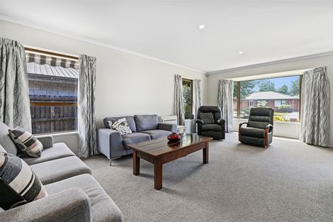 Photo of property in 2/1 Thorrington Road, Cashmere, Christchurch, 8022