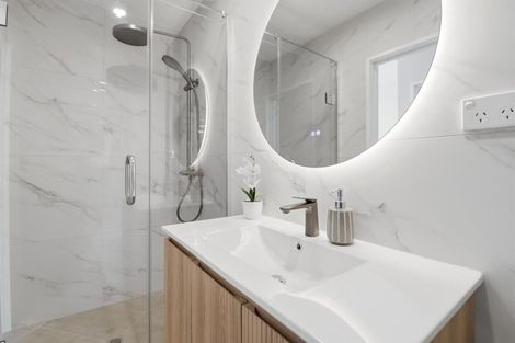 Photo of property in 2/7 Tapu Road, Huapai, Kumeu, 0810