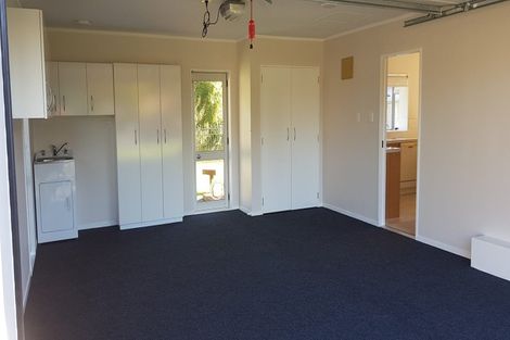 Photo of property in 10 Waimoko Glen, Swanson, Auckland, 0612