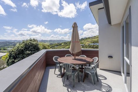 Photo of property in 27 Endeavour Drive, Whitby, Porirua, 5024