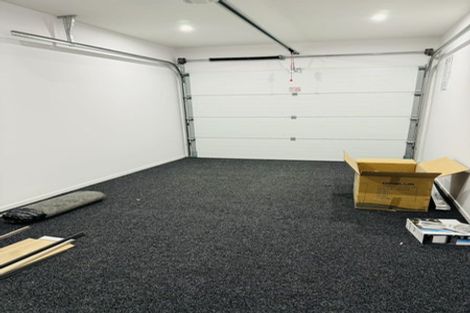 Photo of property in 5/16 Buisson Glade, West Harbour, Auckland, 0618