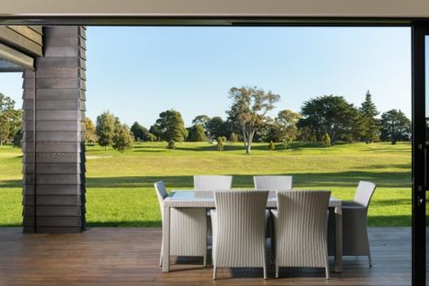 Photo of property in 210 Oceanbeach Road, Mount Maunganui, 3116