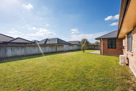 Photo of property in 15 Orlando Way, Kelvin Grove, Palmerston North, 4414