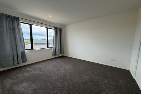 Photo of property in 105 Waekahu Road, Westgate, Auckland, 0814