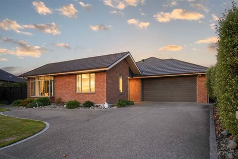 Photo of property in 8 Belgrove Place, Parklands, Christchurch, 8083