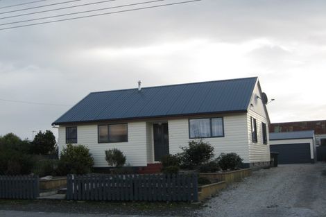 Photo of property in 24 Lanark Street, Balclutha, 9230