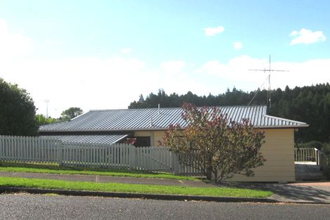 Photo of property in 2/7 Kitewao Street, Northcote, Auckland, 0627