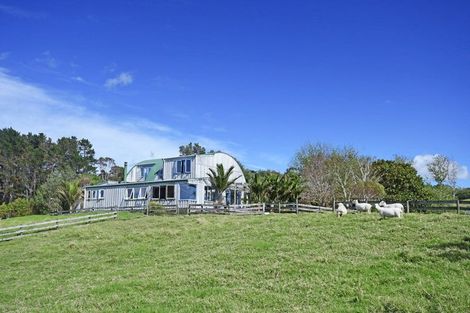 Photo of property in 18 Old School Road, Leigh, 0985