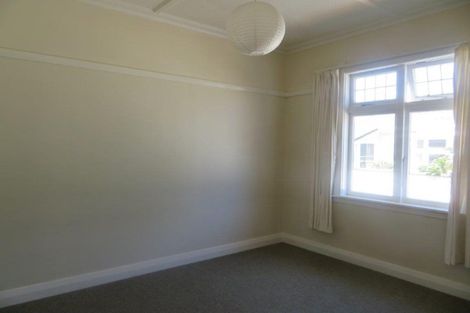 Photo of property in 22 Saint Albans Grove, Woburn, Lower Hutt, 5010