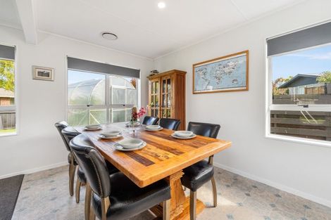 Photo of property in 15 Escort Grove, Awapuni, Palmerston North, 4412